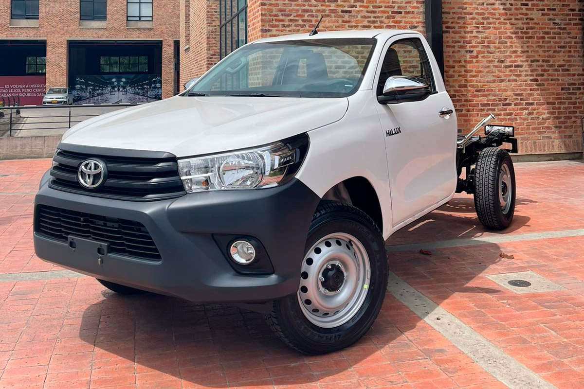 Toyota-Hilux-Chasis-Novamotors