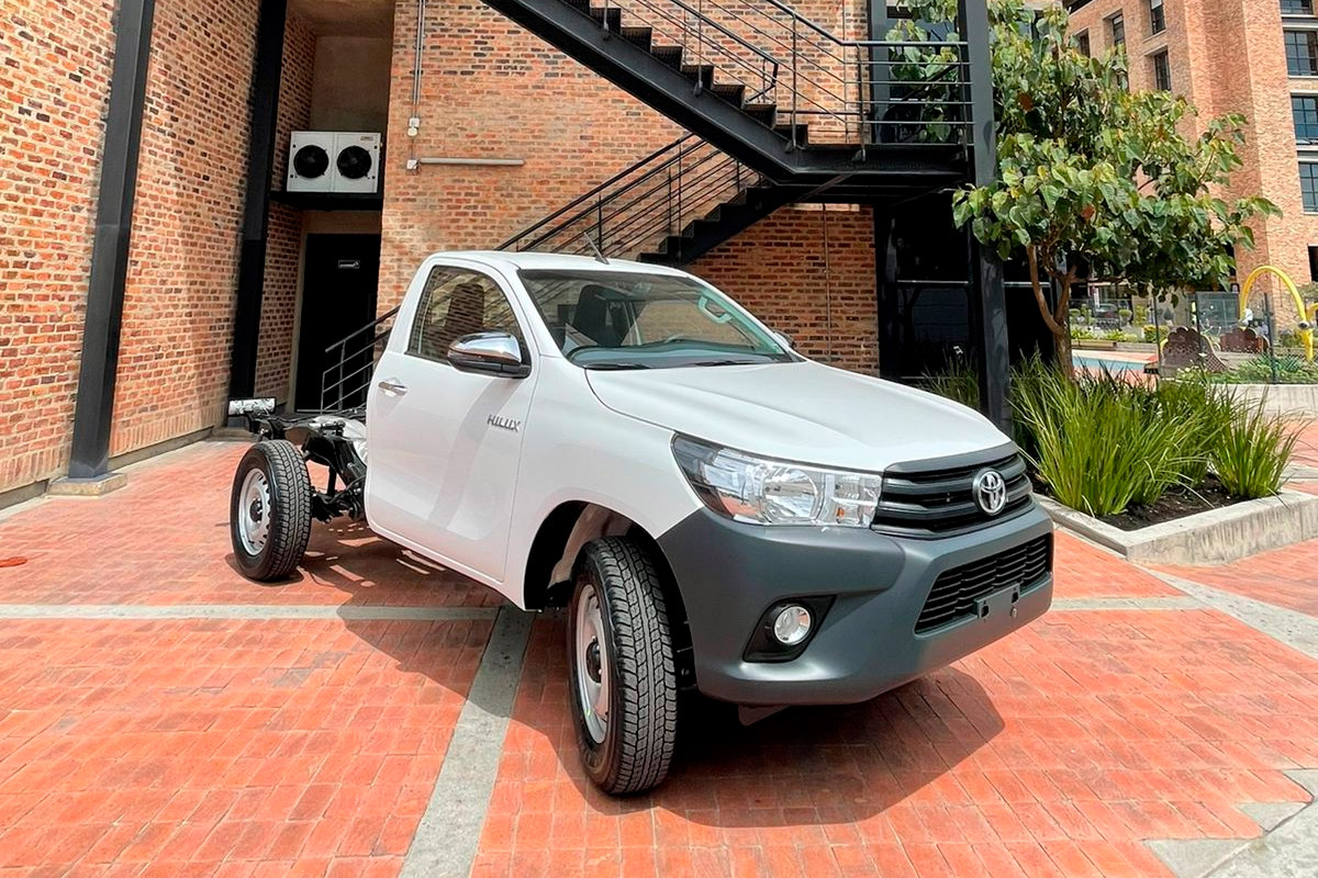 Toyota-Hilux-Chasis-Novamotors