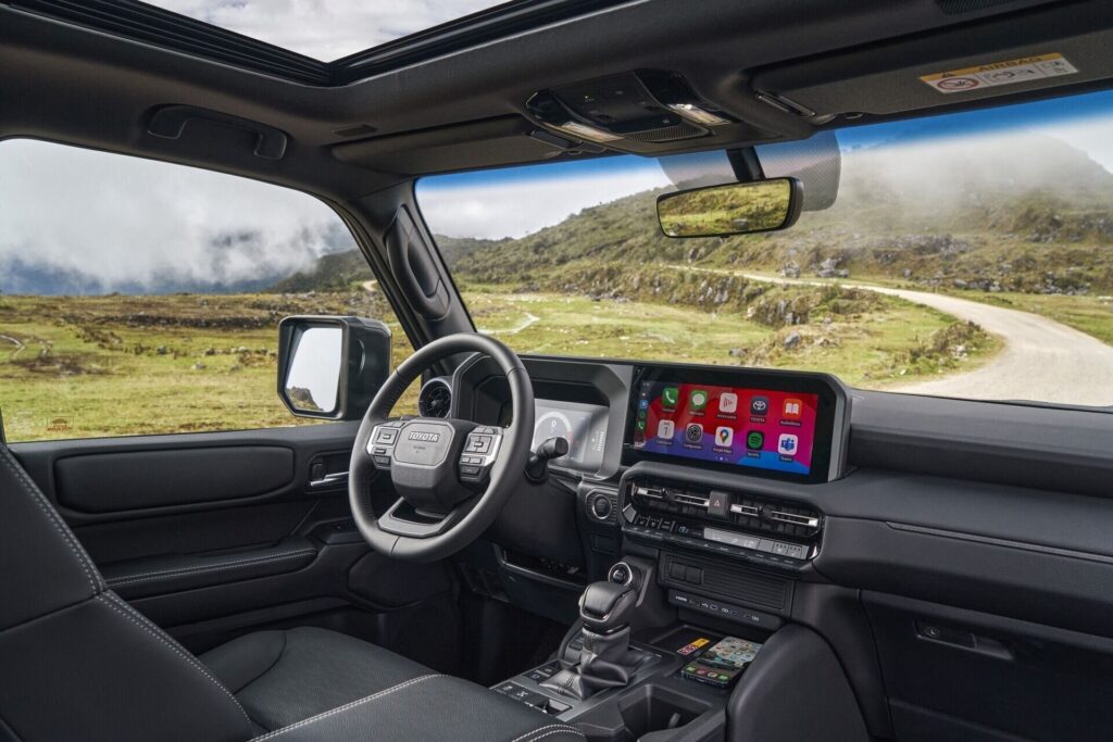 Tablero y consola de la Toyota Land Cruiser Prado
