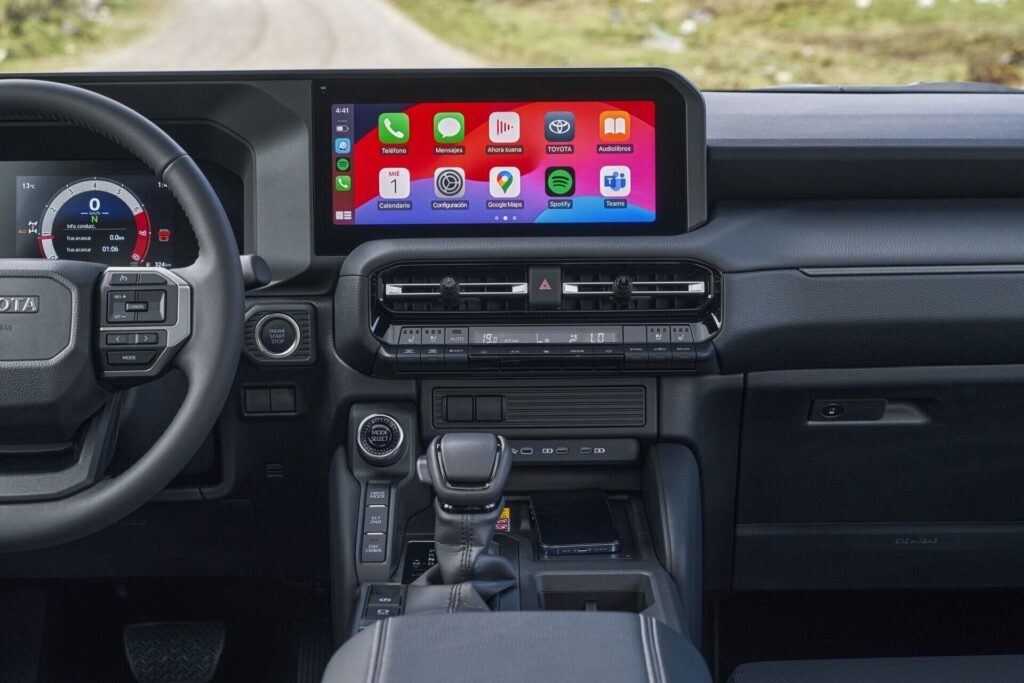 Pantalla central de la Toyota Land Cruiser Prado
