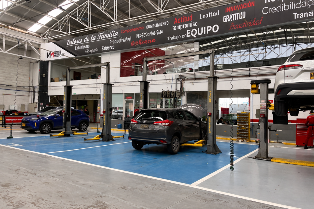 Bahías del taller autorizado Toyota de Novamotors