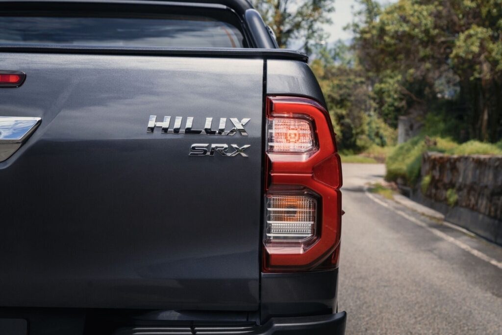 Stop trasero e insignia SRX de la Toyota Hilux