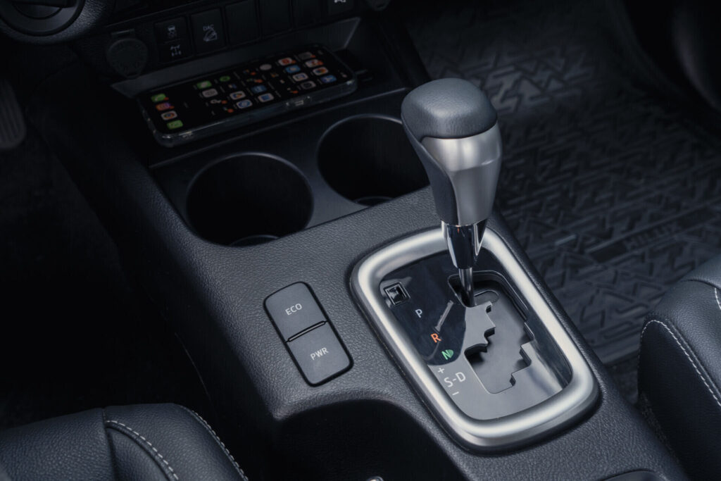 Palanca de la transmisión automática de la Toyota Hilux