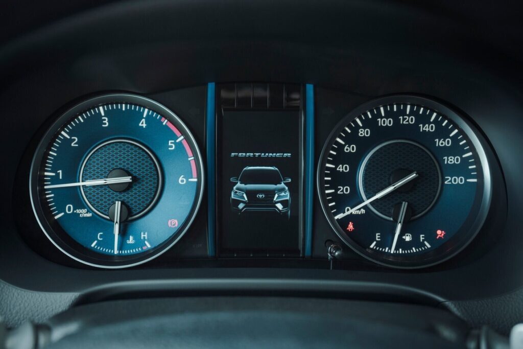 Instrumentos del Toyota Fortuner