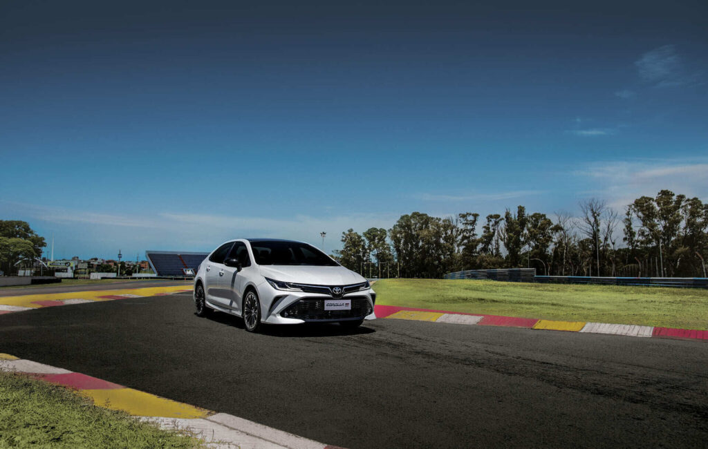 Toyota Corolla GR-S en pista