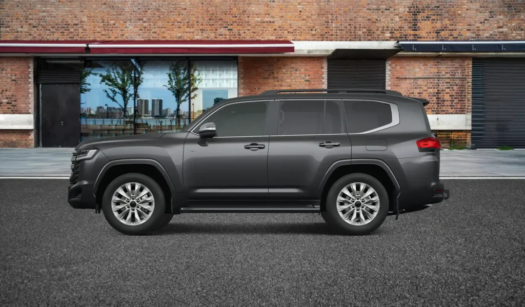 Toyota Land Cruiser 300 de perfil