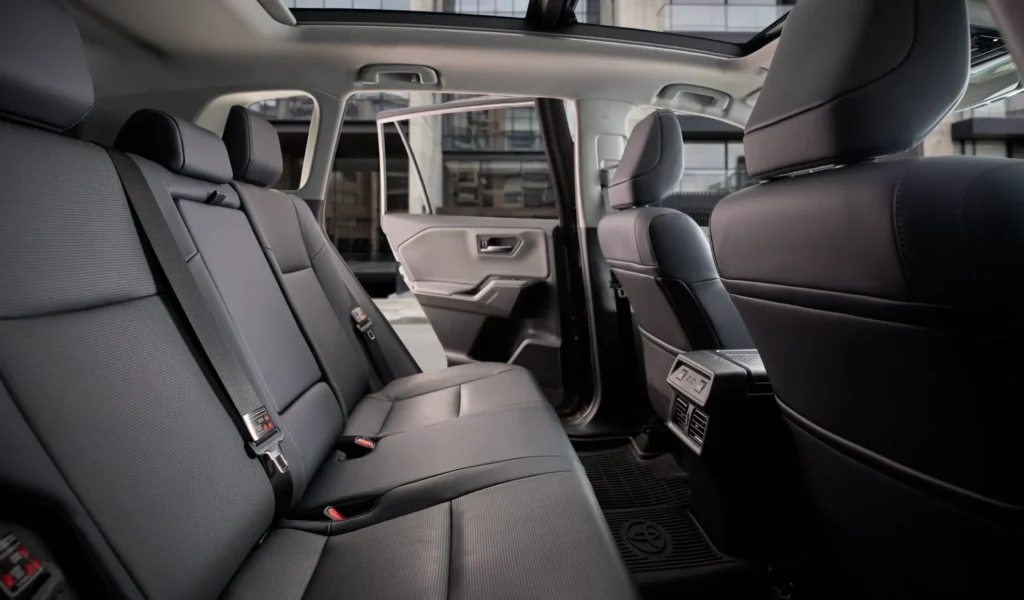 Segunda fila de asientos de la Toyota RAV4