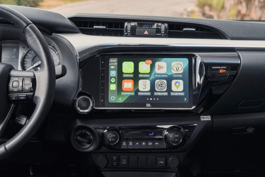 Pantalla táctil con Apple CarPlay de la Toyota Hilux